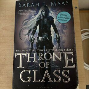 Out of print paperback Throne of Glass by Sarah J Maas